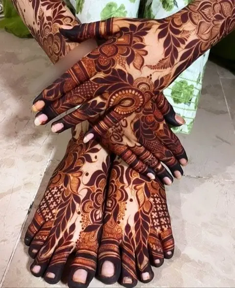 bridal dubai back hand mehndi design