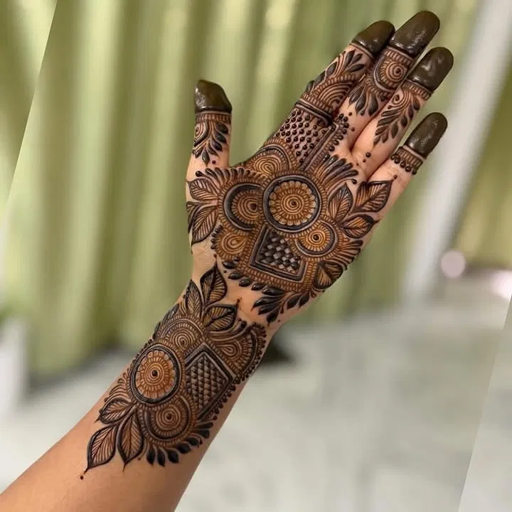 Bridal Dubai Front Hand Mehndi Design (2)