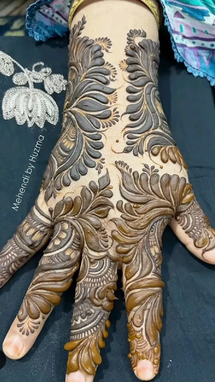 Aesthetic Dubai Full Hand Mehndi Design