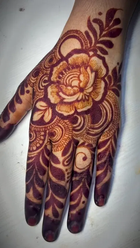 aesthetic stylish flower back hand mehndi design