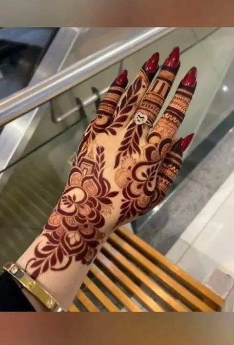 aesthetic arabic flower back hand mehndi design