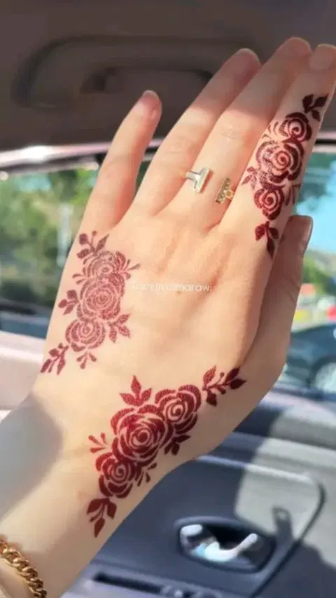 simple stylish flower arm mehndi design