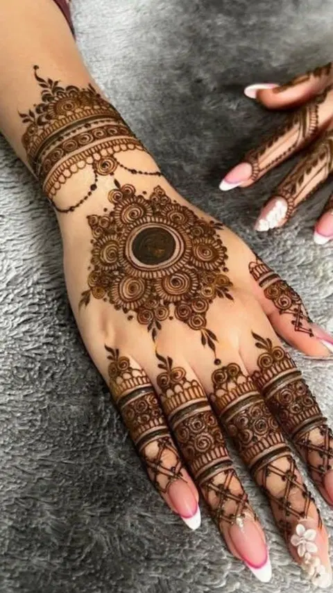 aesthetic bridal bel back hand mehndi design