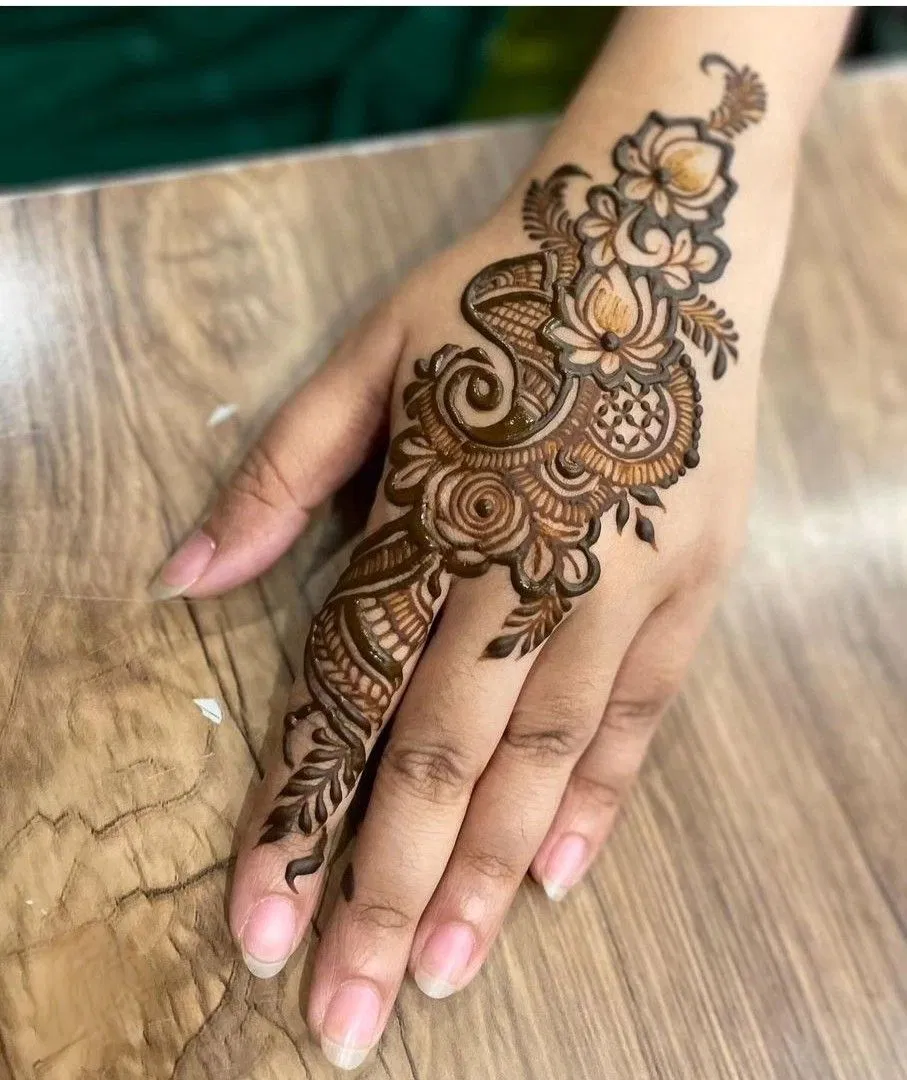 Arabic Simple Back Hand Mehndi Design with Bel for Engagement