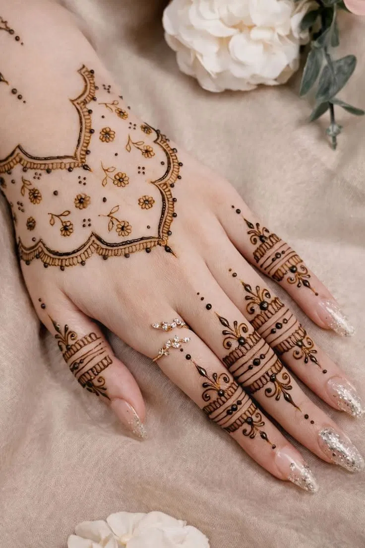 Simple Stylish Finger Mehndi Design with Bel, Gol Tikki and Flowers