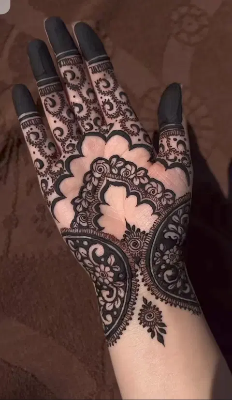 bridal dubai heart front hand mehndi design