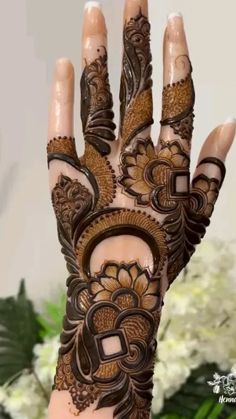 arabic bridal circle front hand mehndi design