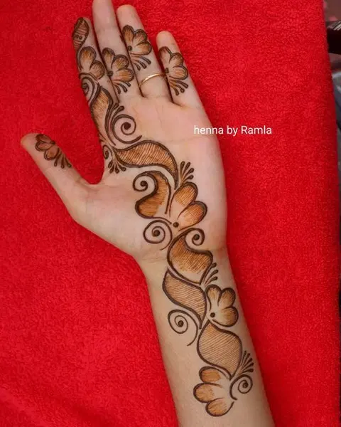 arabic simple heart front hand mehndi design