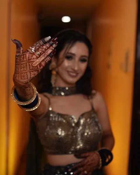 bridal back hand mehndi design