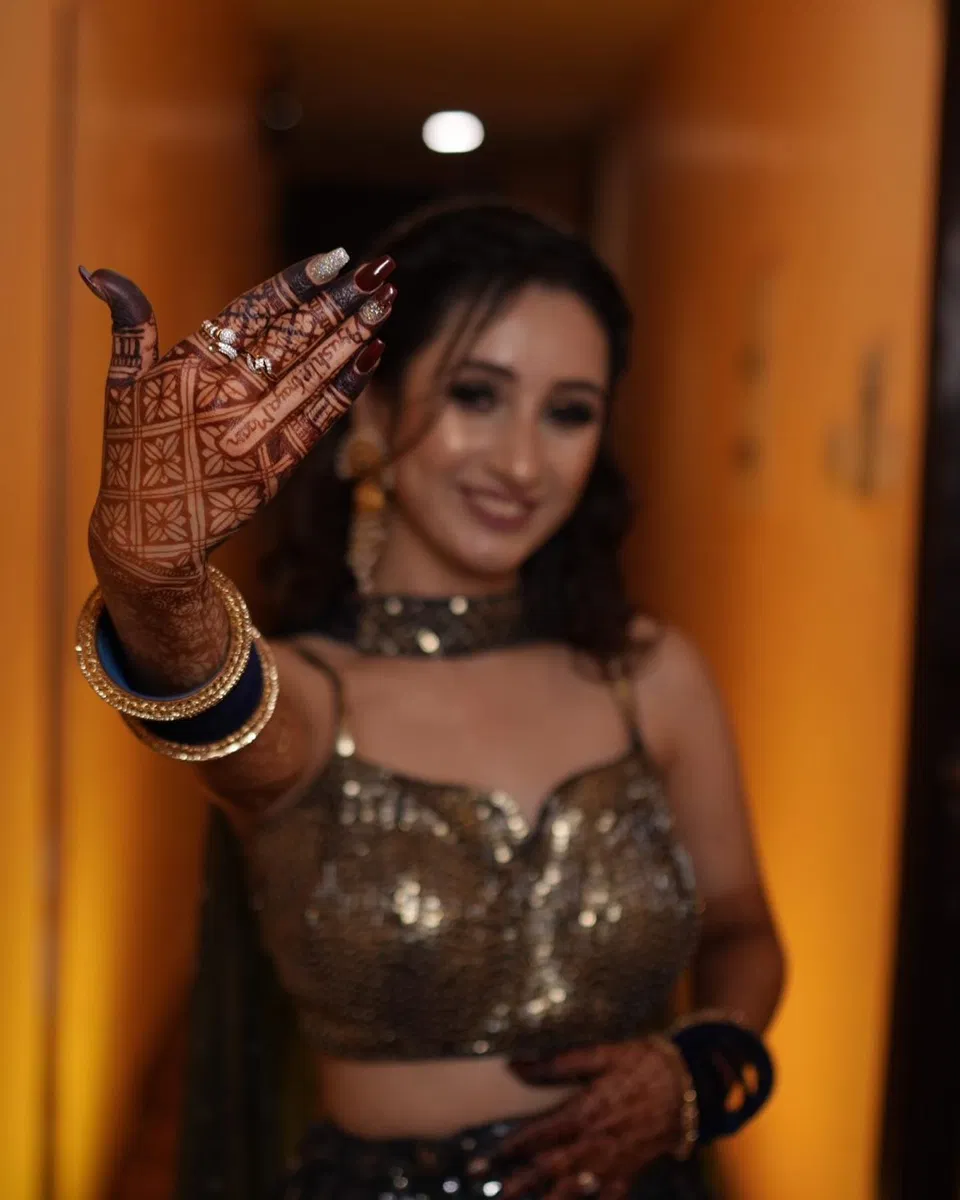 Bridal Back Hand Mehndi Design (2)