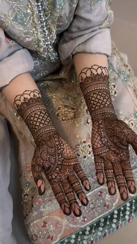 aesthetic bridal arm mehndi design