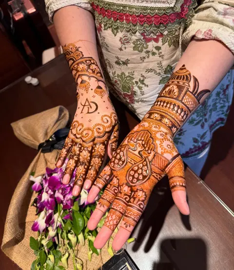 full hand mehndi design