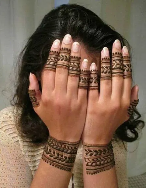 simple stylish jaal arm mehndi design