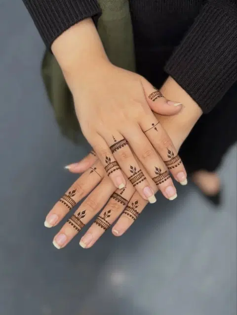 aesthetic minimal back hand mehndi design