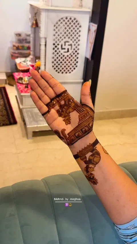 simple jaal front hand mehndi design