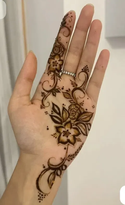 aesthetic arabic flower front hand mehndi design