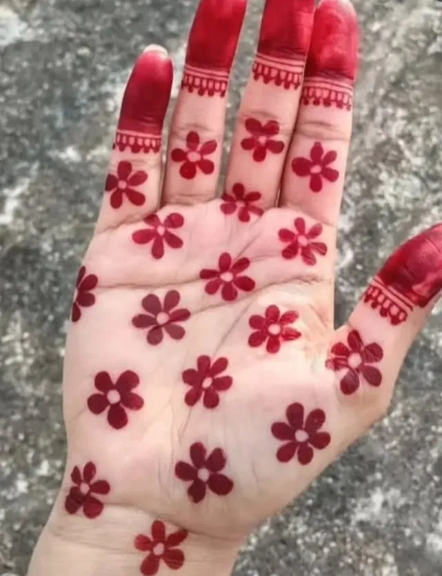 Simple Finger Mehndi Design with Flowers (2)