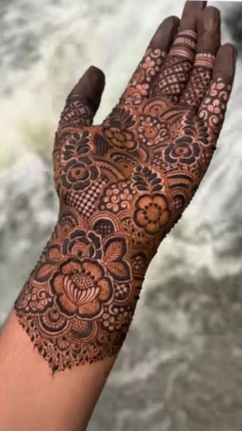 aesthetic bridal circle full hand mehndi design