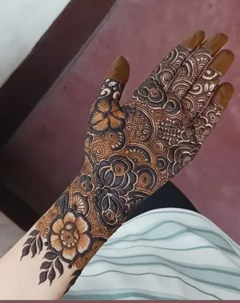 arabic stylish flower back hand mehndi design