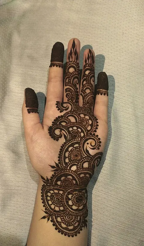 simple front hand mehndi design