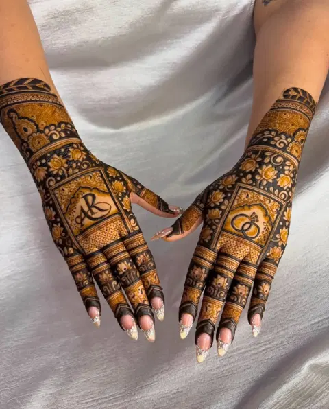 bridal stylish back hand mehndi design