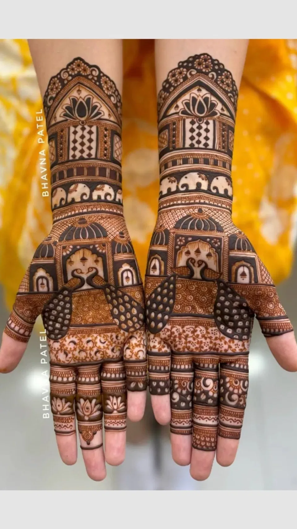 Bridal Back Hand Mehndi Design with Figures for Engagement (3)