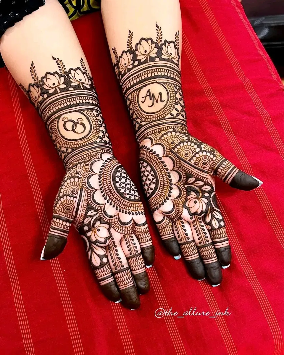 Bridal Simple Back Hand Mehndi Design with Gol Tikki, Figures and Jaal for Engagement (2)