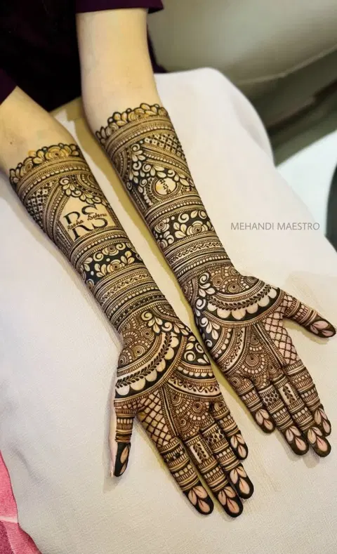 bridal stylish circle finger mehndi design