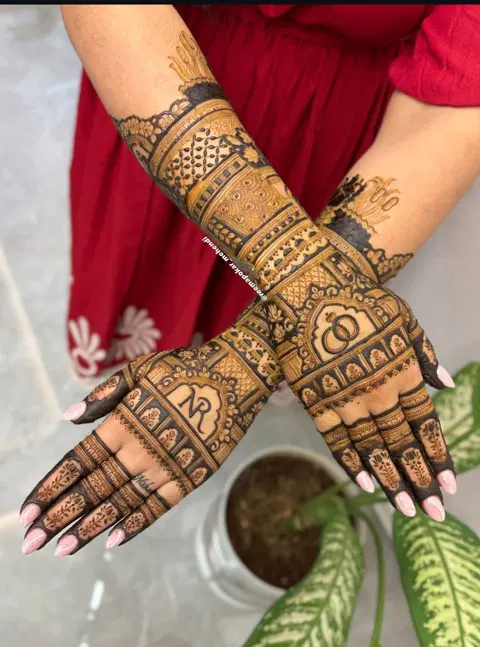 bridal simple figure back hand mehndi design