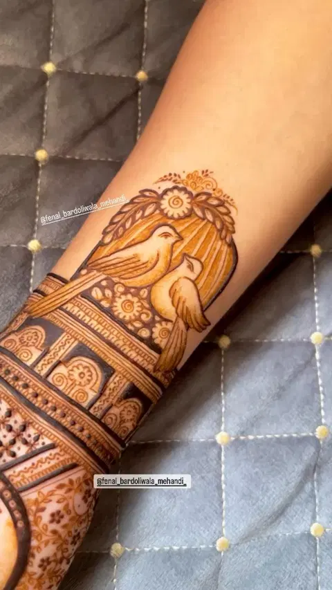 bridal simple peacock front hand mehndi design