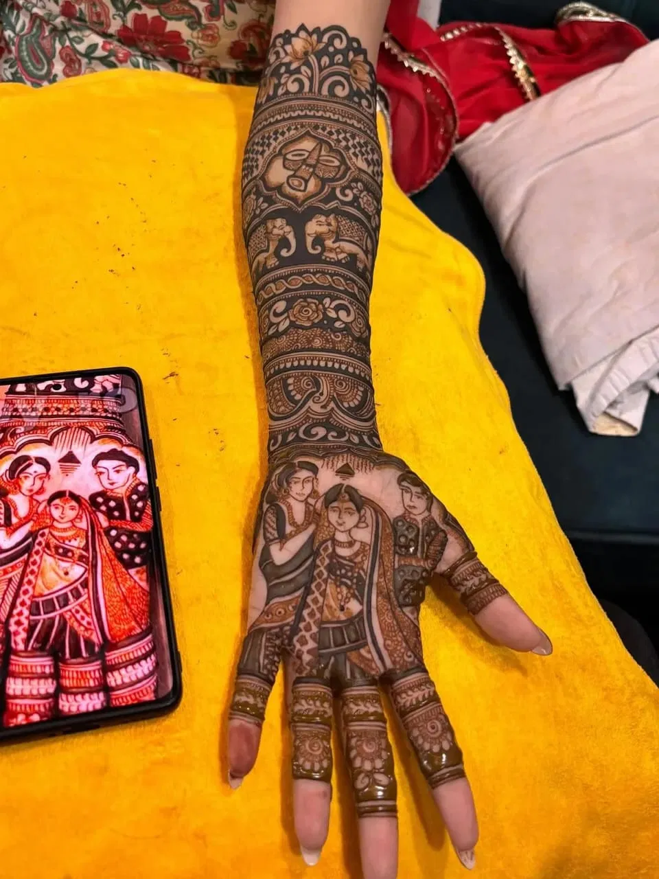 Bridal Front Hand Mehndi Design with Figures and Jaal