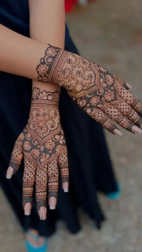 simple back hand mehndi design