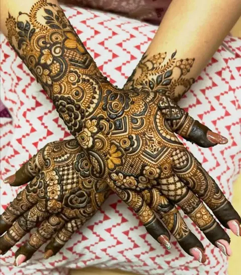 bridal jaal back hand mehndi design
