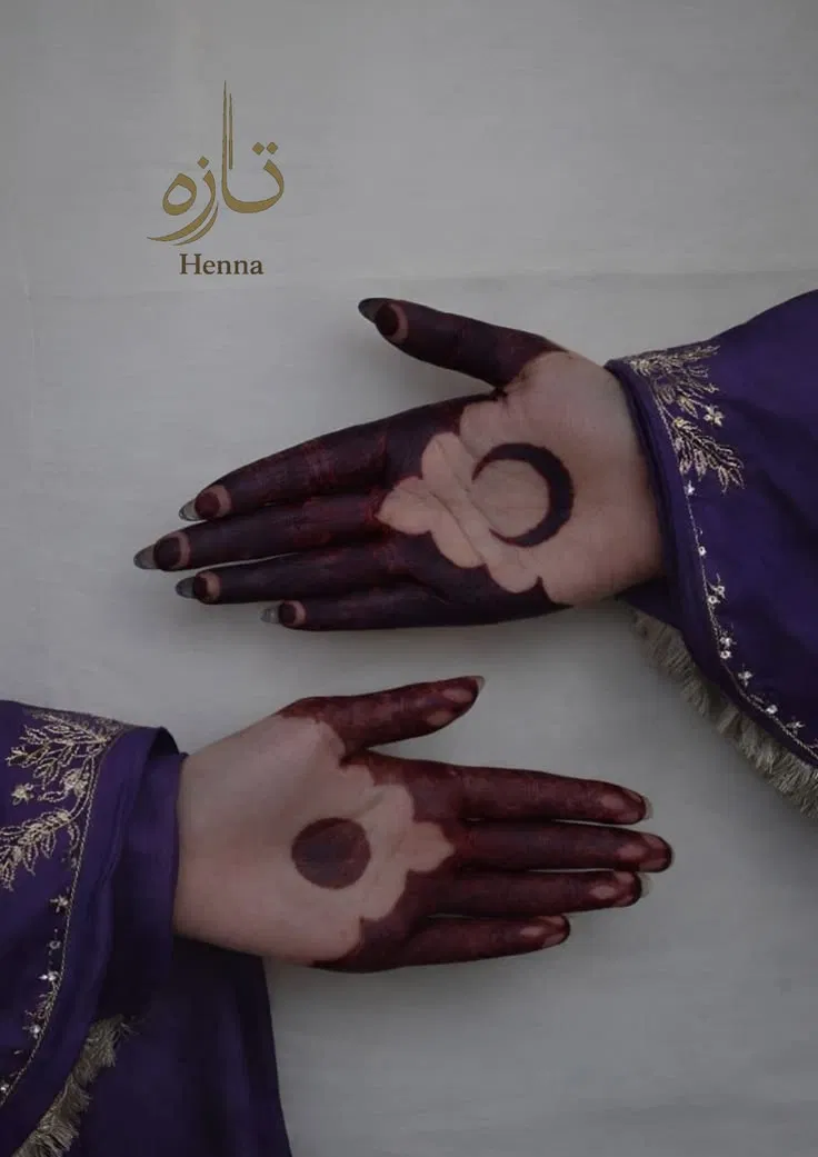 Aesthetic Pakistani Finger Mehndi Design with Gol Tikki, Jaal and Moon for Eid