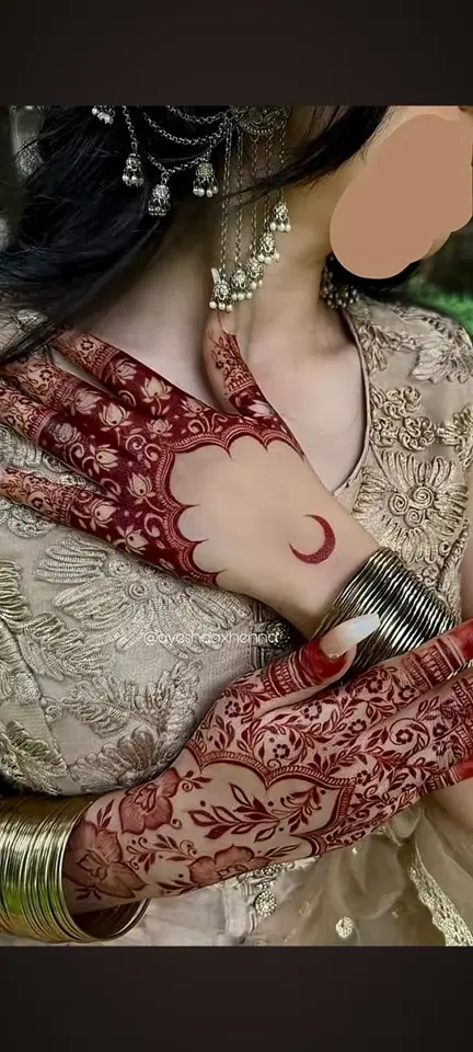 bridal simple moon arm mehndi design