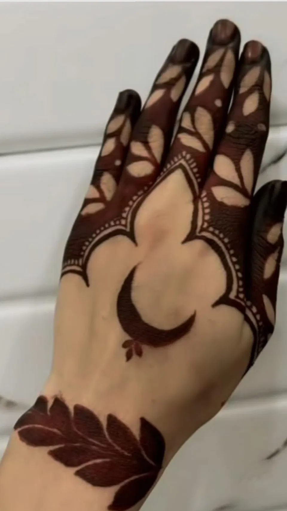 Aesthetic Simple Back Hand Mehndi Design with Hearts, Jaal and Moon