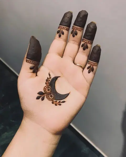 aesthetic arabic jaal front hand mehndi design
