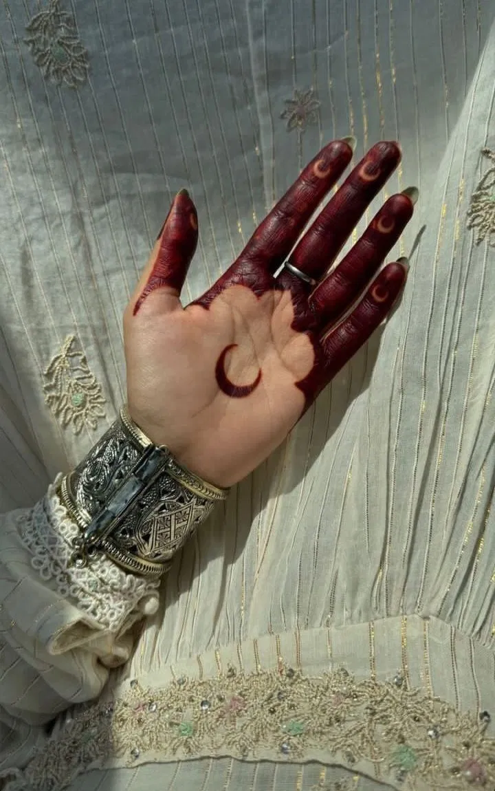 Aesthetic Indian Finger Mehndi Design with Moon