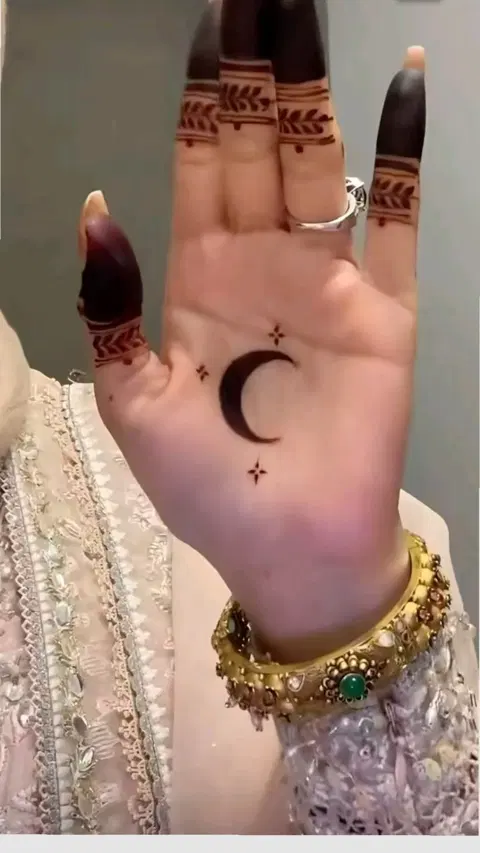 aesthetic simple jaal front hand mehndi design