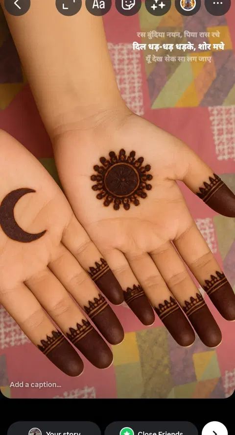 aesthetic simple circle finger mehndi design