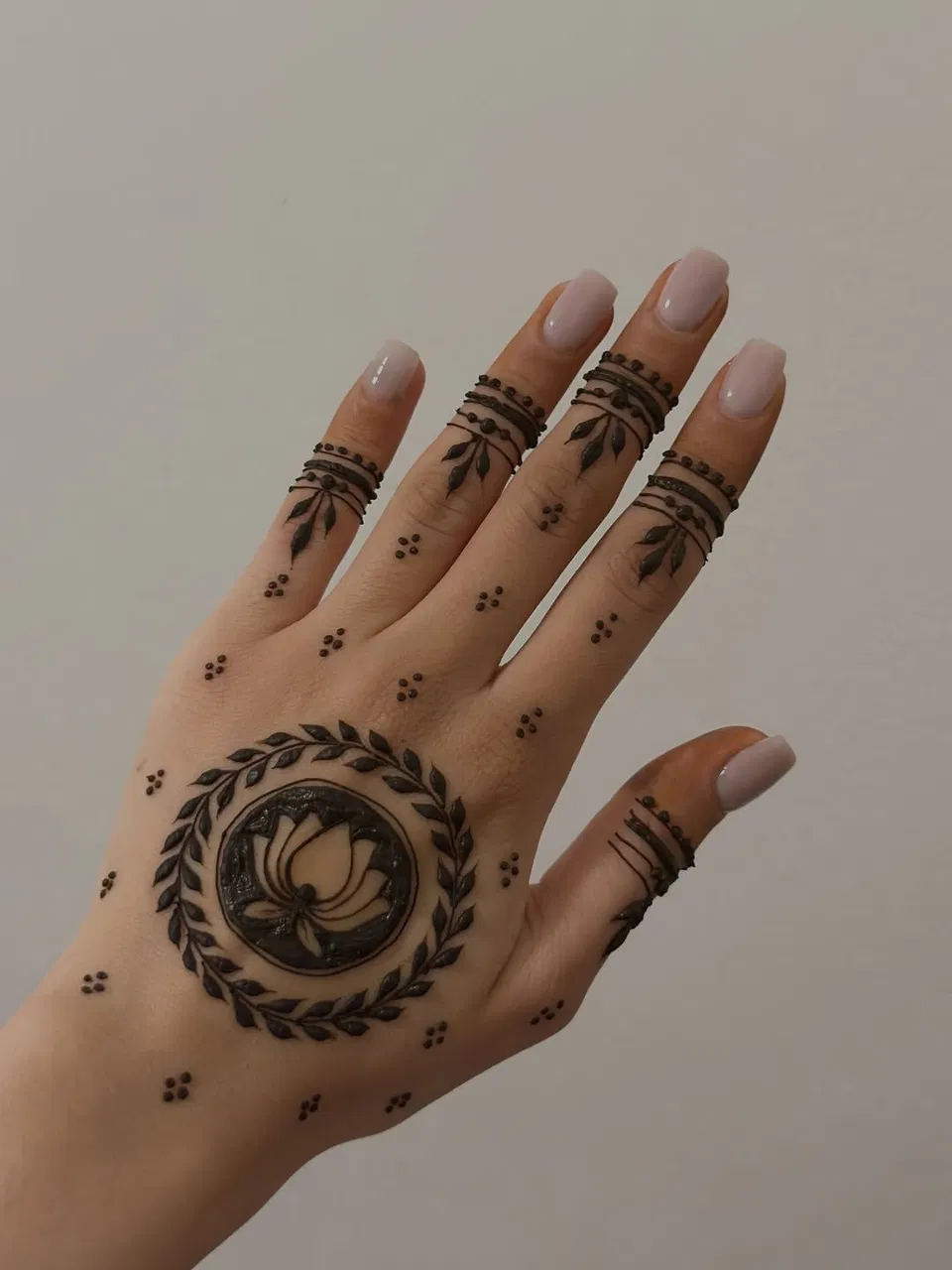 Aesthetic Arabic Back Hand Mehndi Design with Gol Tikki and Moon