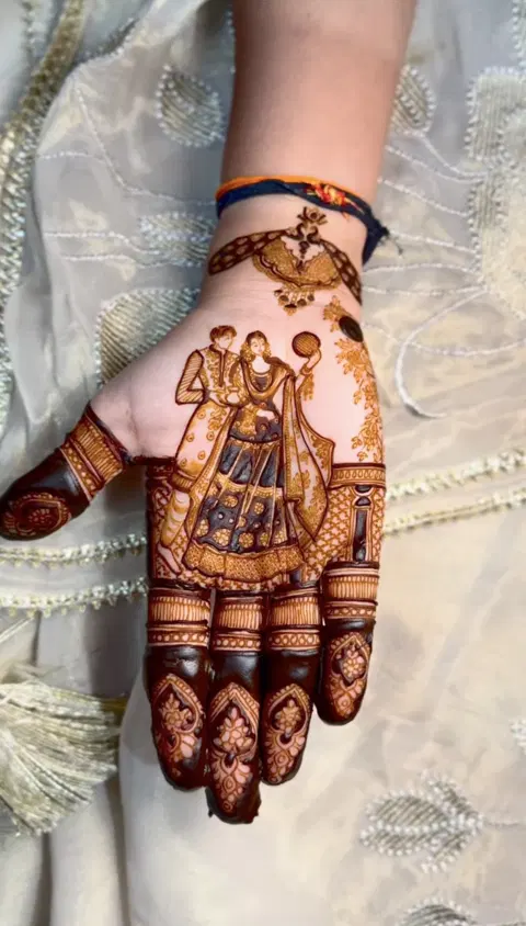 figure front hand mehndi design