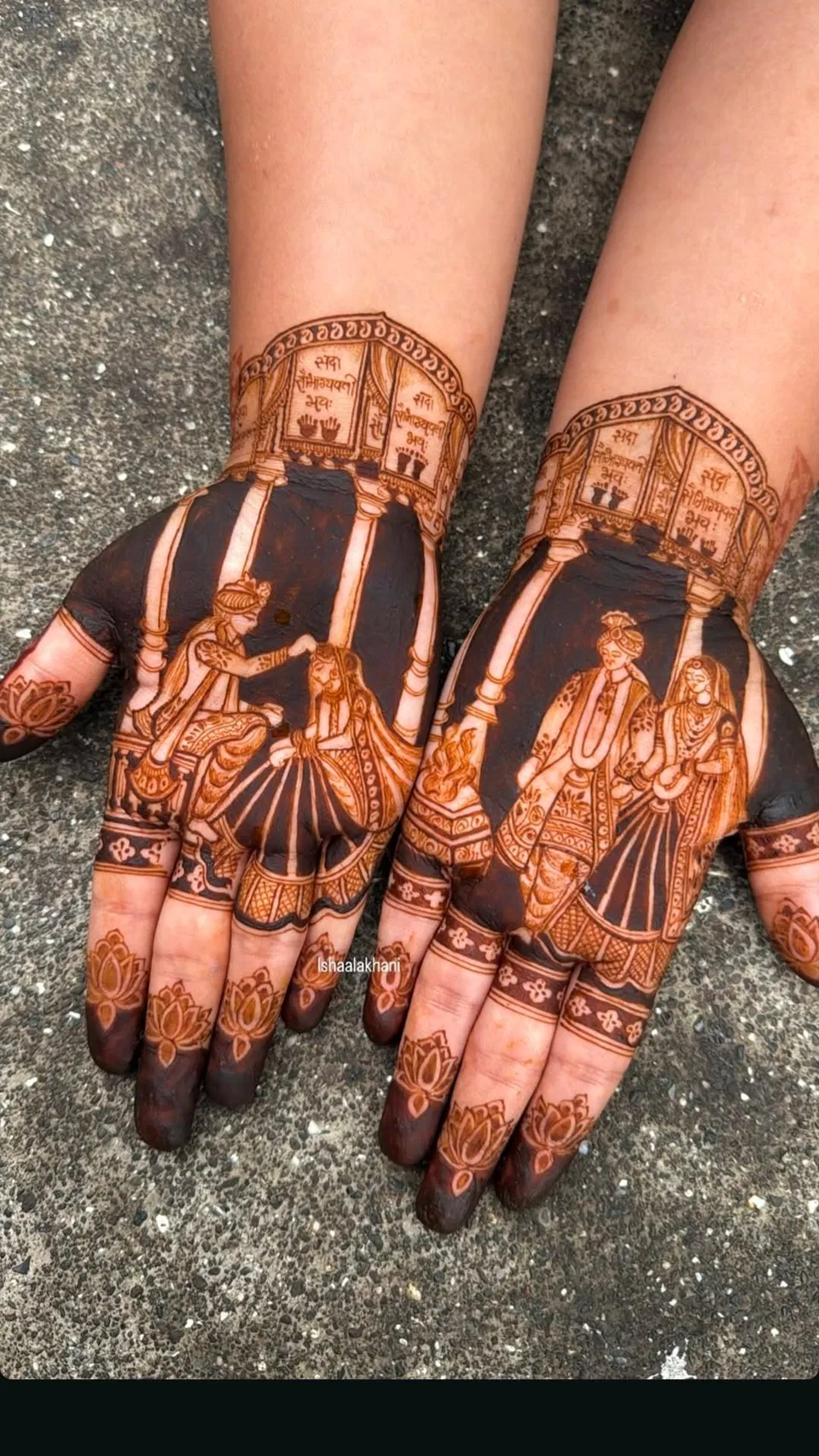 Bridal Stylish Foot Mehndi Design with Figures and Peacock