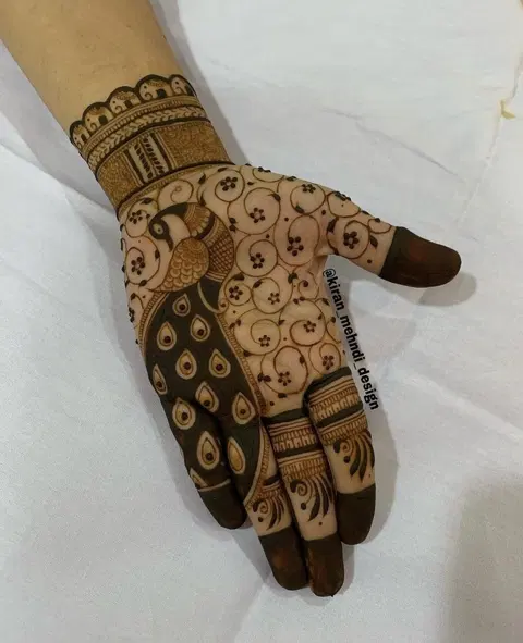 indian simple circle back hand mehndi design