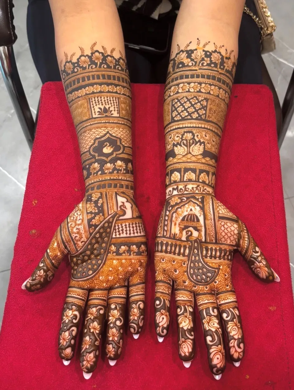 Bridal Indian Front Hand Mehndi Design with Figures (9)