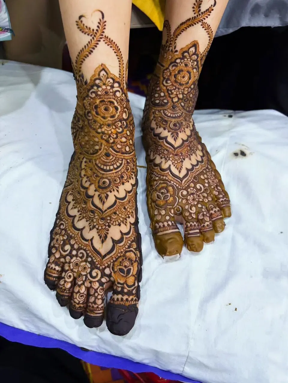 Arabic Bridal Finger Mehndi Design with Jaal (2)