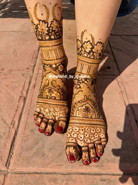 bridal indian figure back hand mehndi design