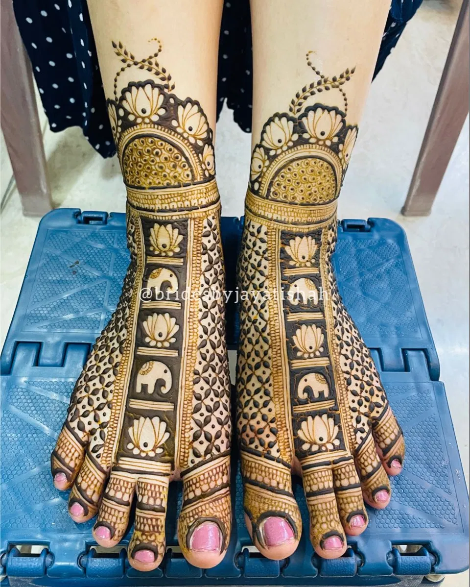 Bridal Indian Foot Mehndi Design with Figures (14)