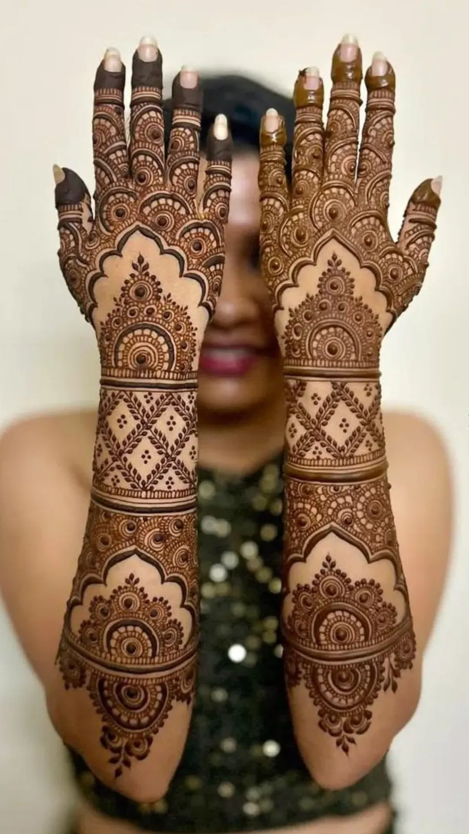 Arabic Bridal Arm Mehndi Design with Gol Tikki