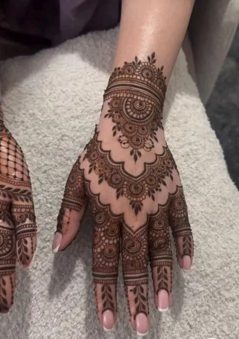 aesthetic bridal jaal back hand mehndi design
